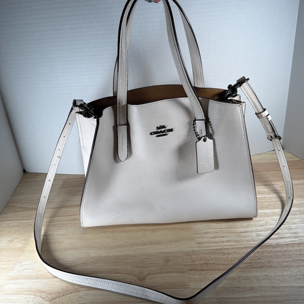 READ Coach Charlie Carryall Tan/Off White & Brown Shoulder Or Hand Bag